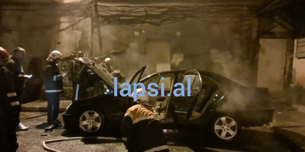 VIDEO/ Makina shp&euml;rthen n&euml; flak&euml; n&euml; qend&euml;r t&euml;