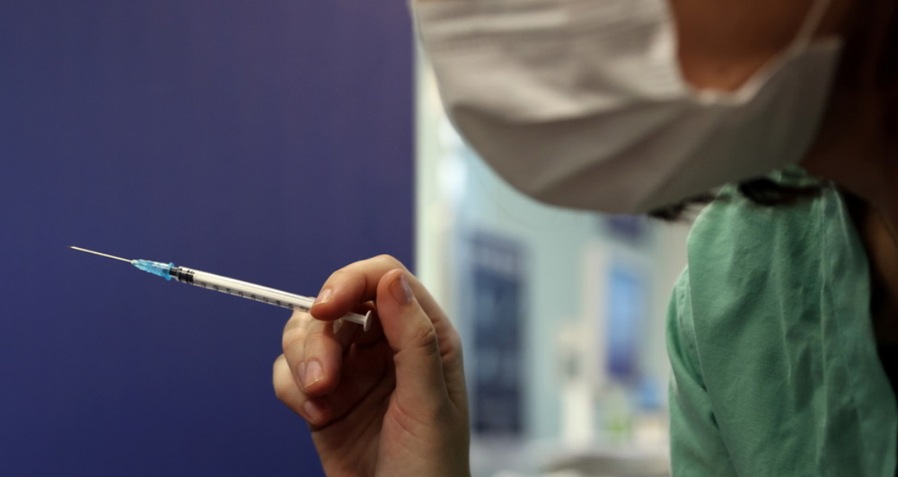 Pasi mor&euml;n doz&euml;n e par&euml; t&euml; vaksin&euml;s s&euml; Pfizer,