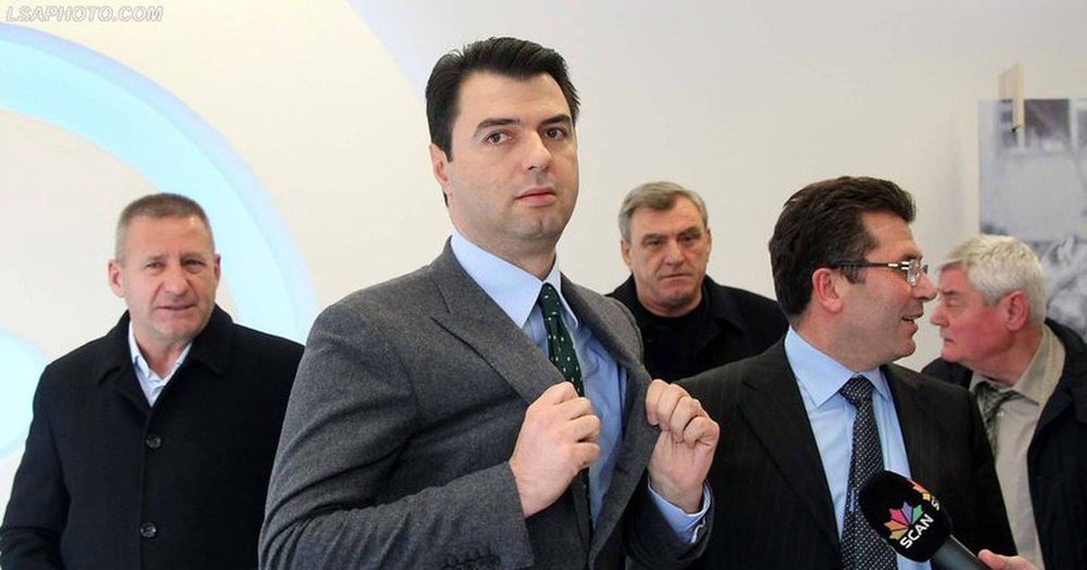 Ndoka arrin marr&euml;veshjen me Bash&euml;n, pritet edhe firma e FRD-s&euml;