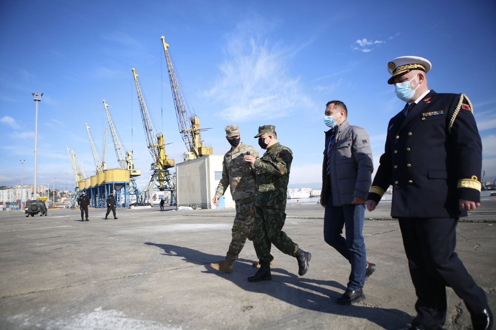 Rama gati t'ia jap&euml; arab&euml;ve/ Gjenerali i NATO-s n&euml; Portin e