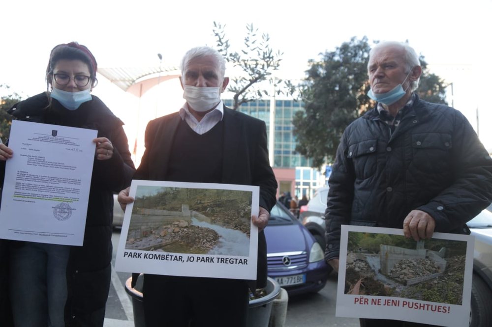 HEC n&euml; Park Komb&euml;tar/ Banor&euml;t e Zall Gjo&ccedil;ajt protest&euml;