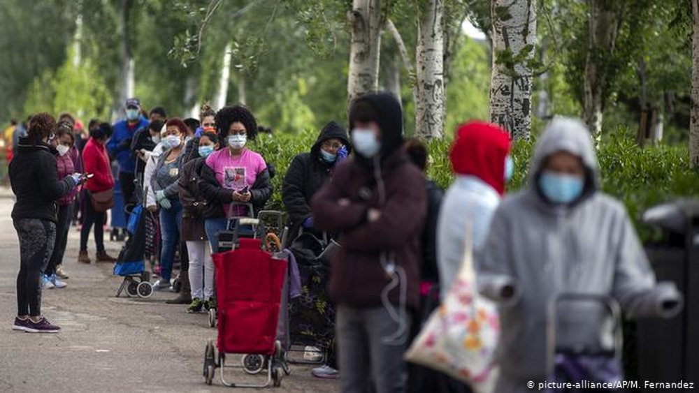 Analiza n&euml; DW/ Corona si test stresi p&euml;r demokracin&euml;