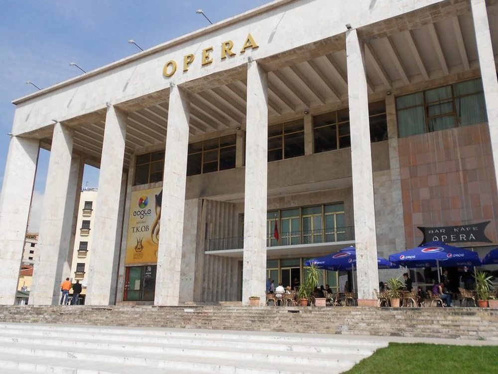 Skandali me logon e Teatrit Komb&euml;tar t&euml; Operas dhe Baletit, 1.8