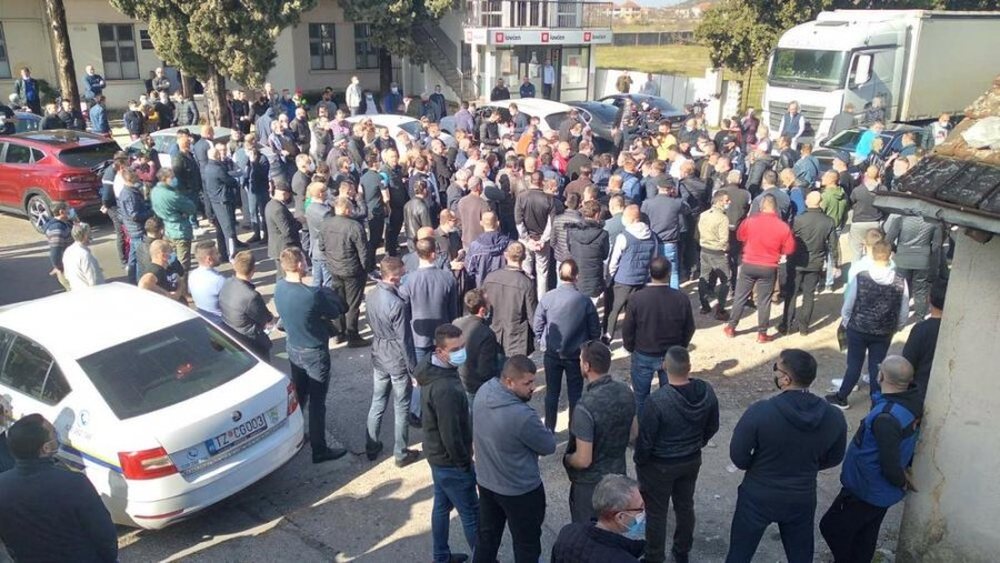 Policia malazeze bllokon Tuzin, Gjeloshaj: Hakmarrje p&euml;r val&euml;vitjen e