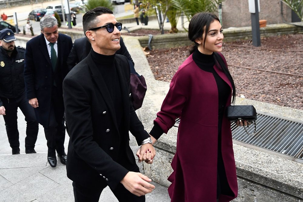 Gjesti i bukur i Ronaldos e Georgin&euml;s: paguan kurat e nj&euml; f&euml;mije