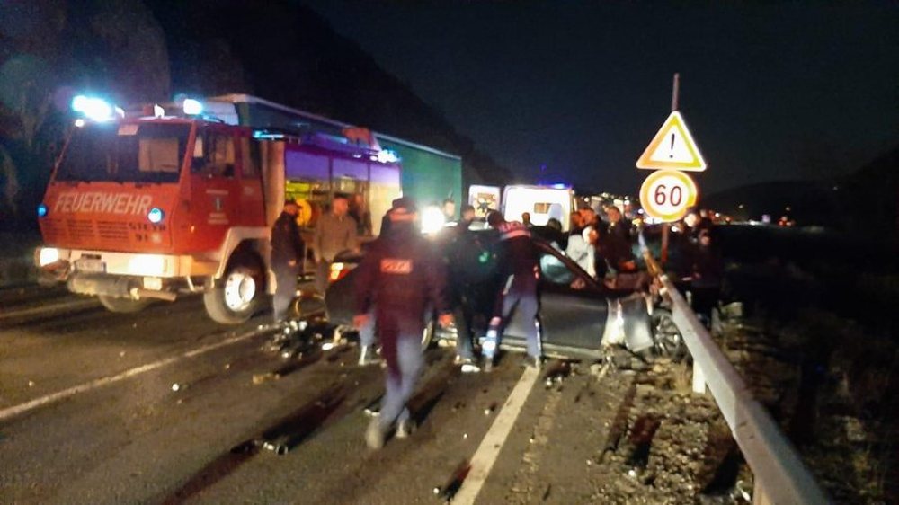 FOTO/ P&euml;rplasen 3 makina n&euml; Rrug&euml;n e Kombit, nj&euml; person humb
