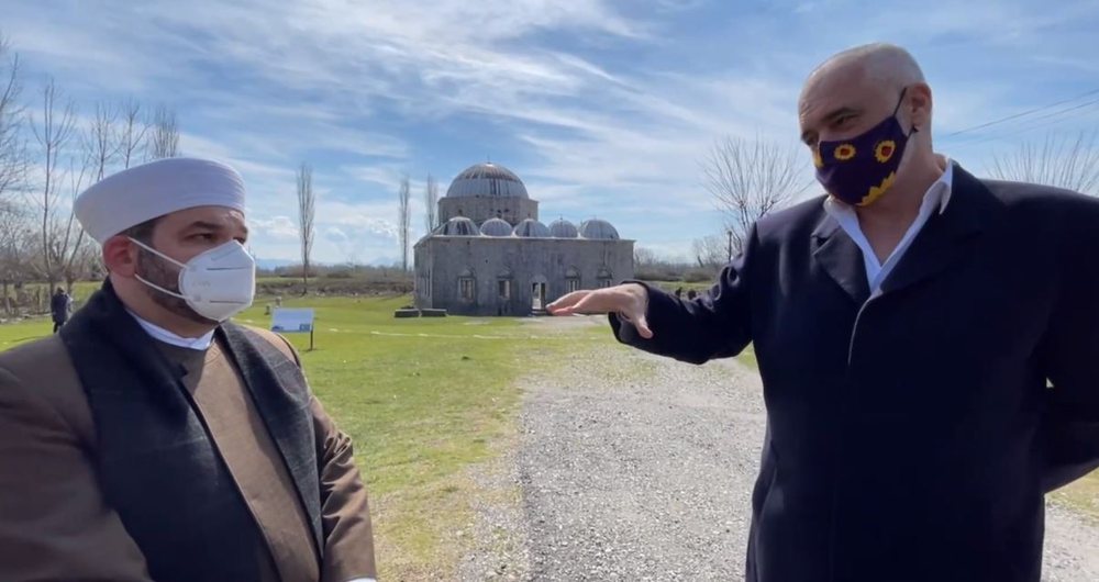 Rama kunj&euml; mysliman&euml;ve n&euml; Shkod&euml;r: Erdhi nj&euml; katolik