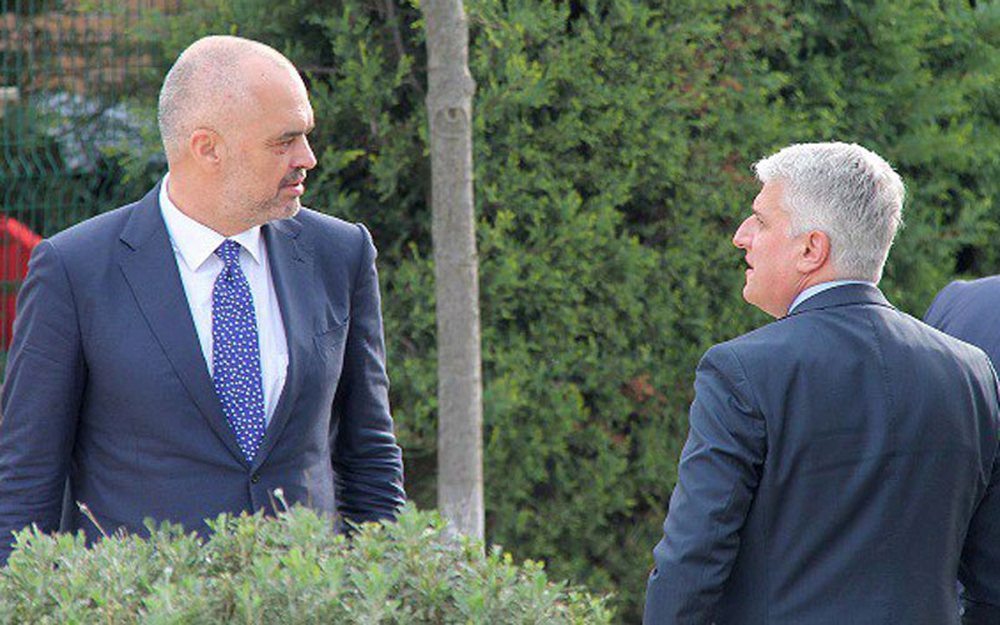 Surpriz&euml; n&euml; listat e PS/ Rama i rrezikon mandatin e deputetit Pandeli