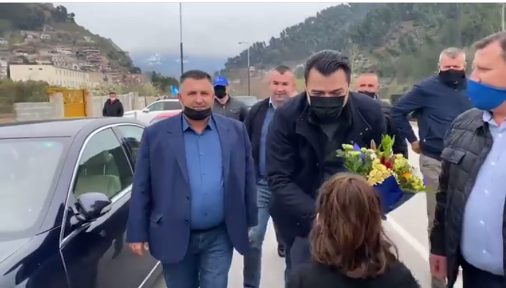 Basha pritet me entuziaz&euml;m n&euml; Berat: Shqip&euml;ris&euml; i ndodhi