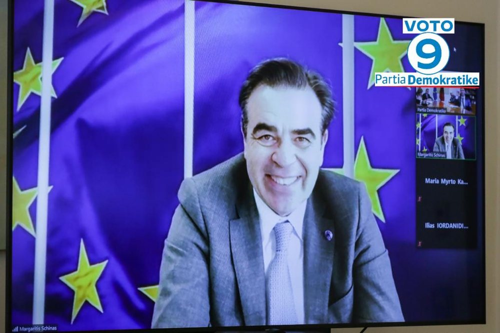 Basha bised&euml; me zv.Presidentin e KE: N&euml; 100 dit&euml;t e para t&euml;