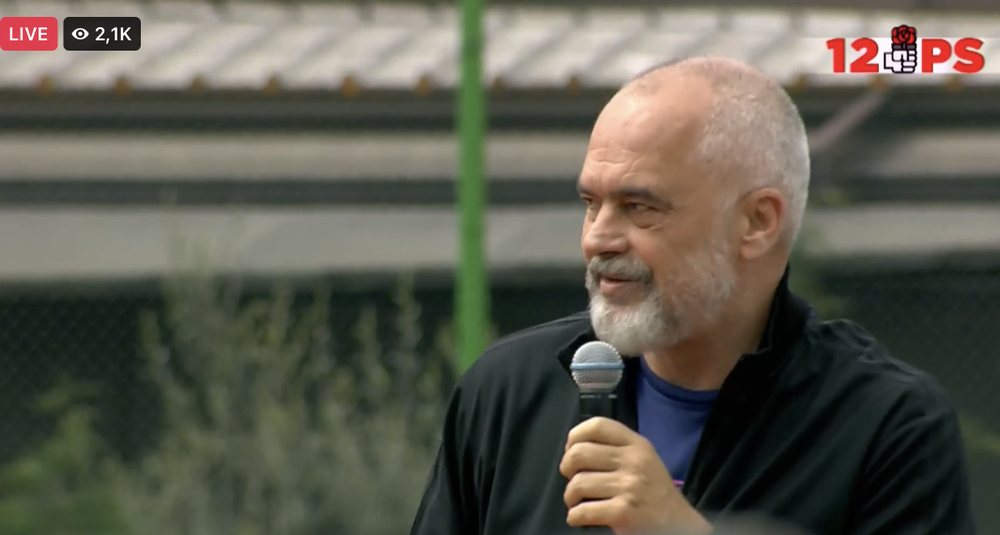 Rama tregon se pse u fut n&euml; politik&euml;