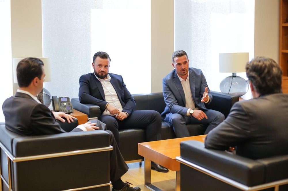 Braktis&euml;n PS dhe i bashkohen Partis&euml; Demokratike, Basha pret n&euml;