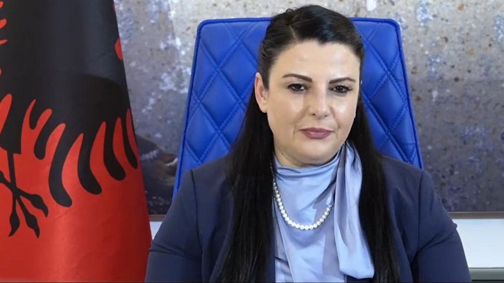 Bardhi nxjerr VIDEON/ Pse Belinda Balluku duhet t&euml; shkoj&euml; n&euml; burg