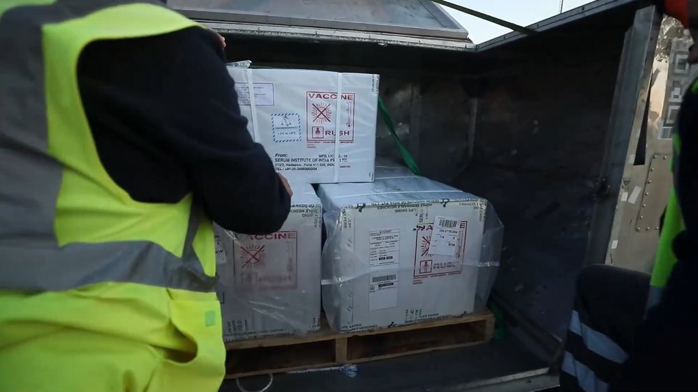 Shqip&euml;ria merr 50 mij&euml; vaksina Astra Zeneca dhurat&euml; nga India