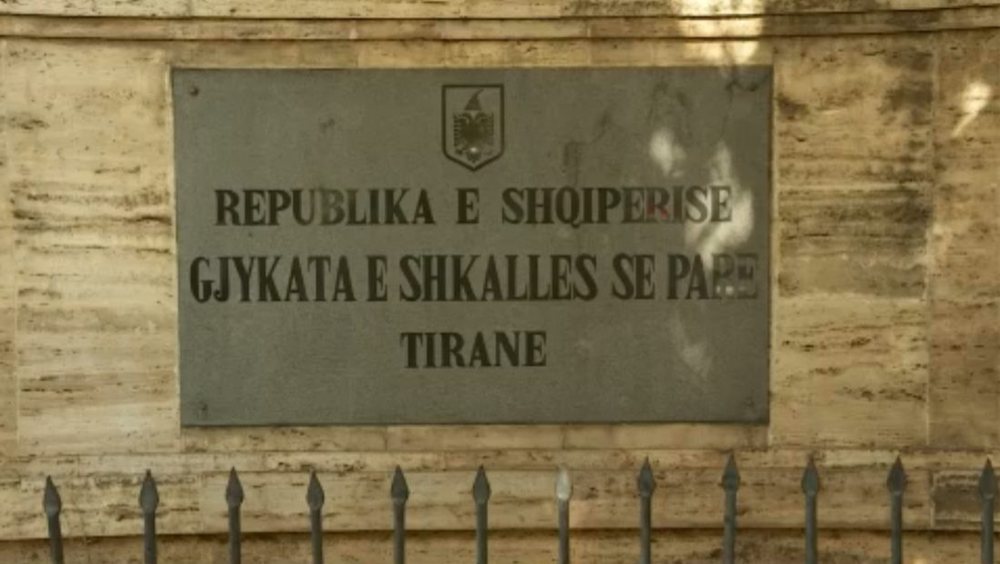 Shiste disa her&euml; t&euml; nj&euml;jtin apartament, d&euml;nohet me 6 vite