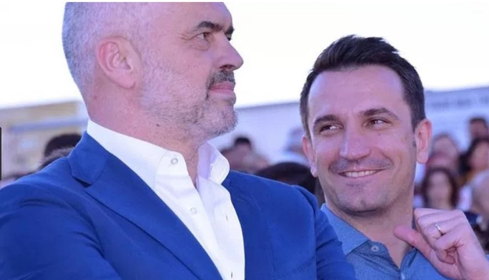 Veliajt i del emri n&euml; Databaz&euml;n e t&euml; dh&euml;nave t&euml;