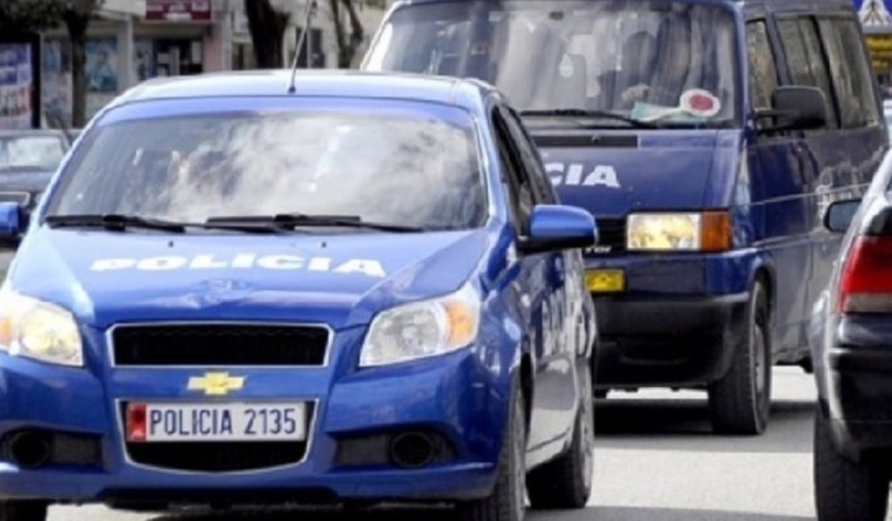 Aksidentohet nj&euml; kalimtare te "Misto Mame", drejtuesi braktis