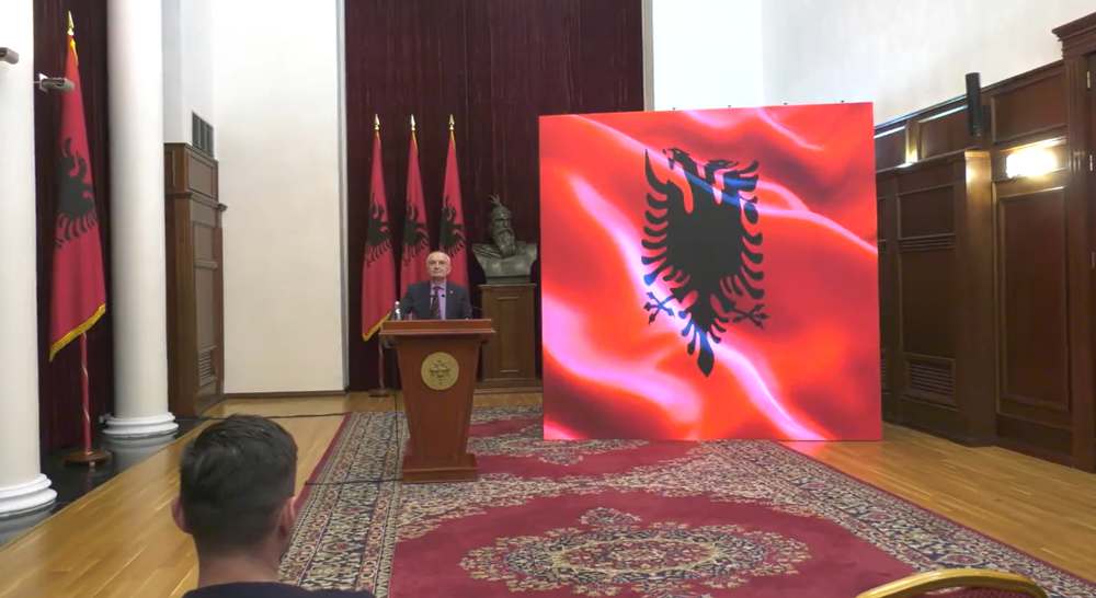 &ldquo;Babi mos pi m&euml;, &ccedil;&rsquo;ke me gruan e tjetrit&rdquo;, Meta:
