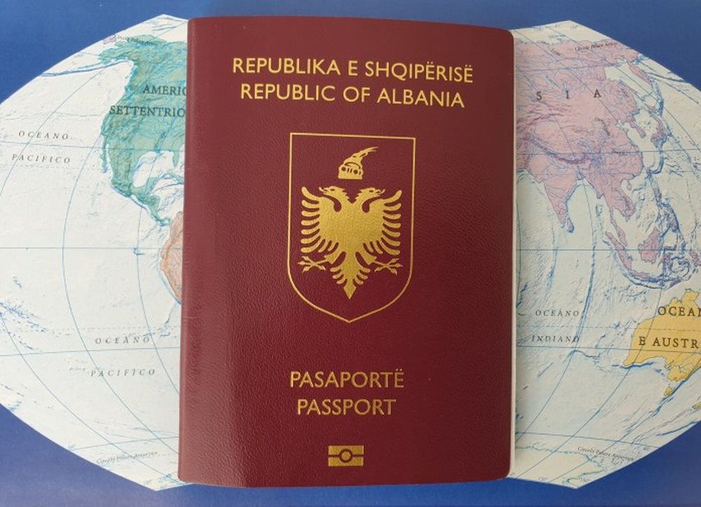 Zgjatet afati i vlefshm&euml;ris&euml; s&euml; pasaportave, zbulohet data e