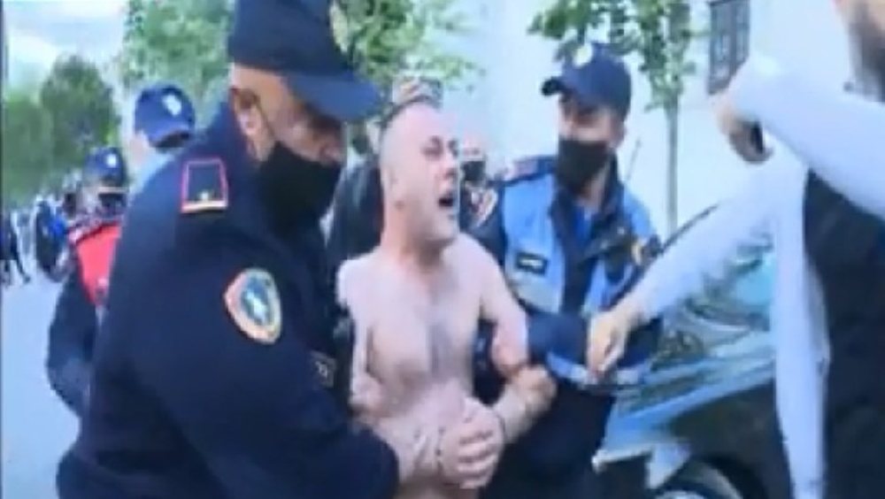 Tentoi t&euml; vet&euml;digjet n&euml; sheshin &ldquo;Sk&euml;nderbej&rdquo;,