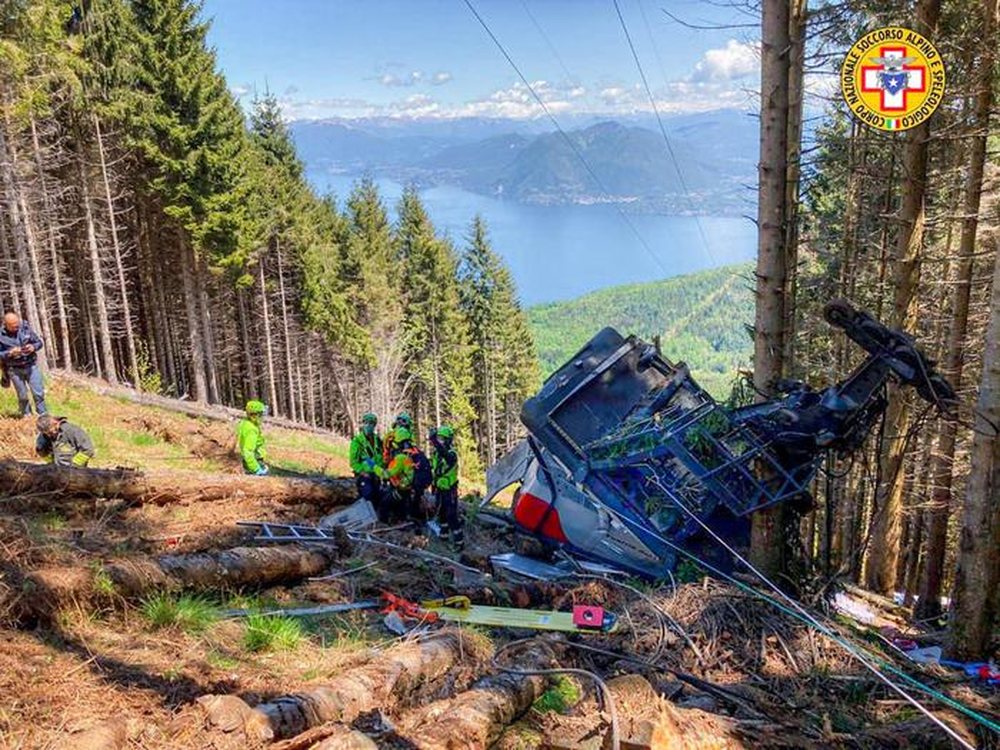 Tragjedi n&euml; Itali/ Bie teleferiku, 13 viktima dhe 2 f&euml;mij&euml;