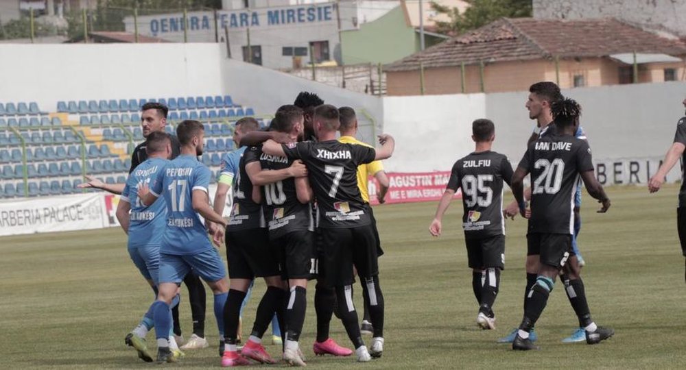 Video/ Lushkja fundos Kuk&euml;sin: Blut&euml; 'kapen' pas