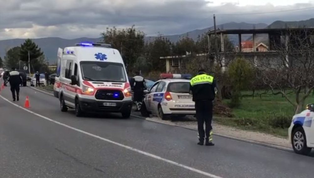 Sarand&euml;/ Humbet kontrollon e makin&euml;s, mbetet i plagosur nj&euml;