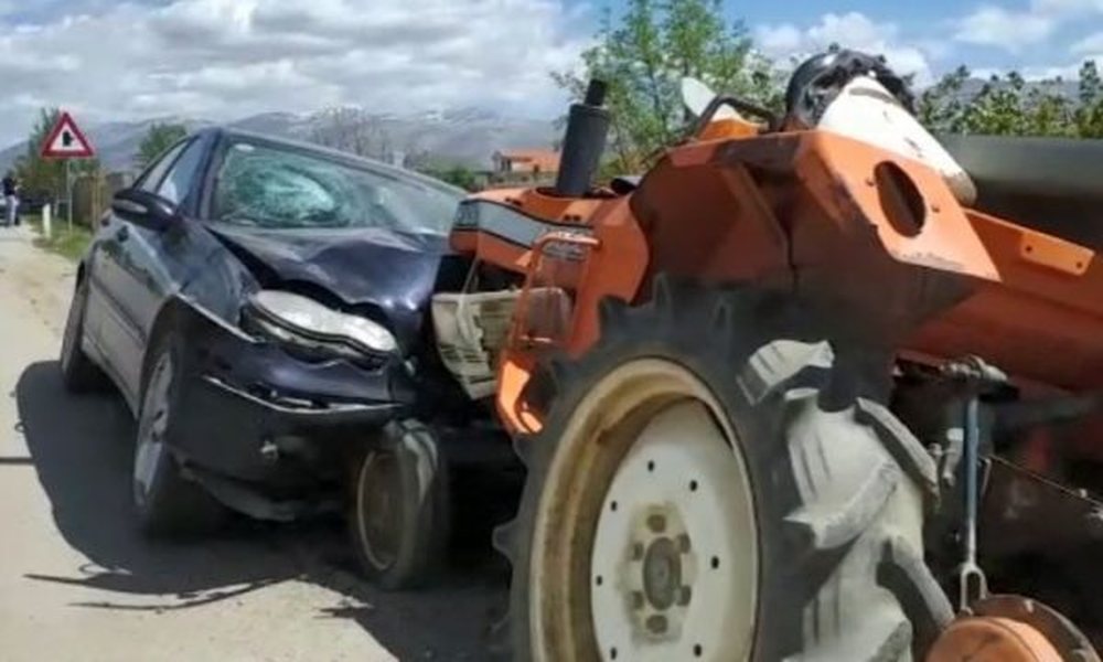 Makina p&euml;rplaset me zetorin n&euml; Maliq, plagoset drejtuesi i mjetit