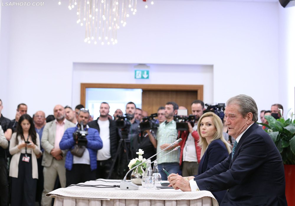 Analiza/ PD po hyn n&euml; epok&euml;n e post berishizmit
