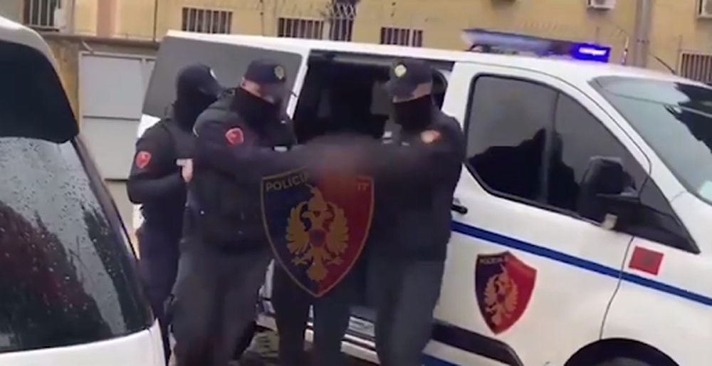 Theu nj&euml; lokal n&euml; fshatin &Ccedil;erm&euml;, arrestohet autori i