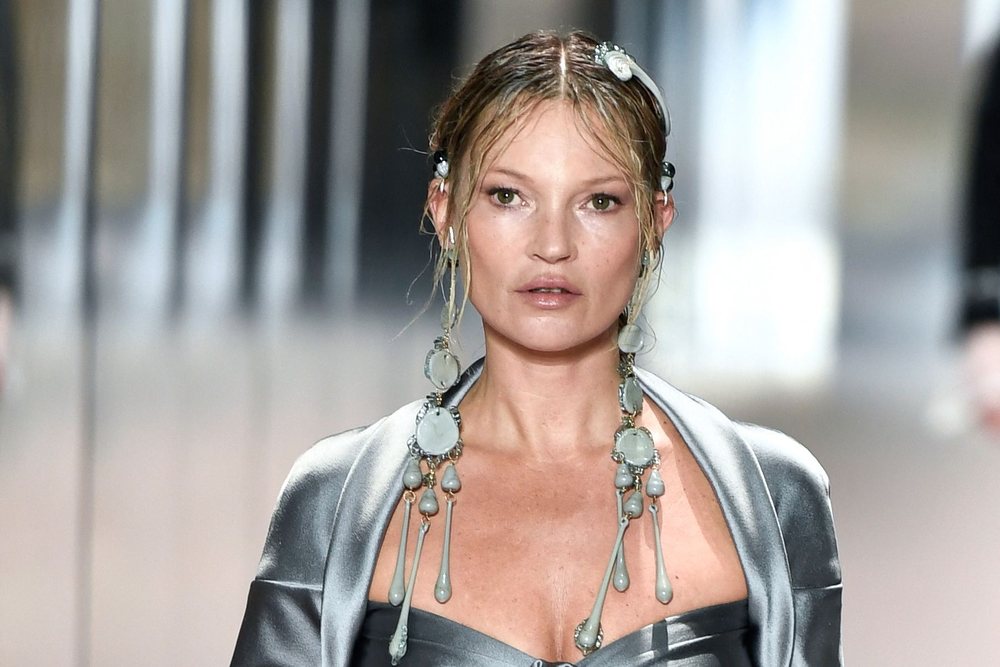 Kate Moss flet p&euml;r d&euml;shmin&euml; n&euml; gjyqin e Johnny Depp