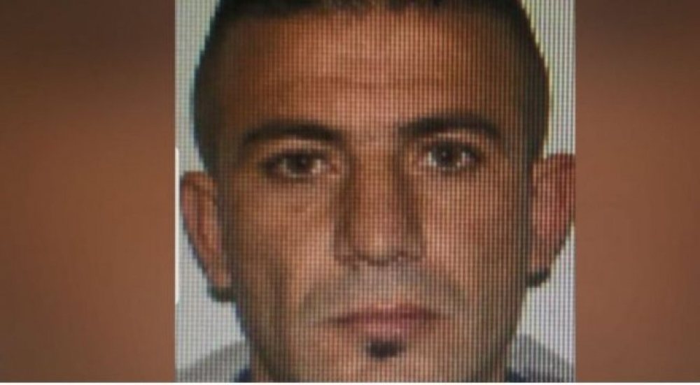 Grabitja n&euml; Rinas/ T&euml;rhiqet i penduari i drejt&euml;sis&euml;: M&euml;