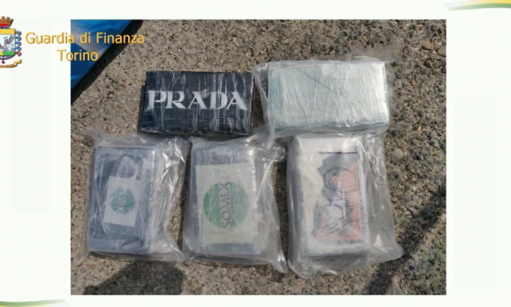 VIDEO/ Arrestohet shqiptari me 6 kg kokain&euml; me logon &ldquo;Prada&rdquo;