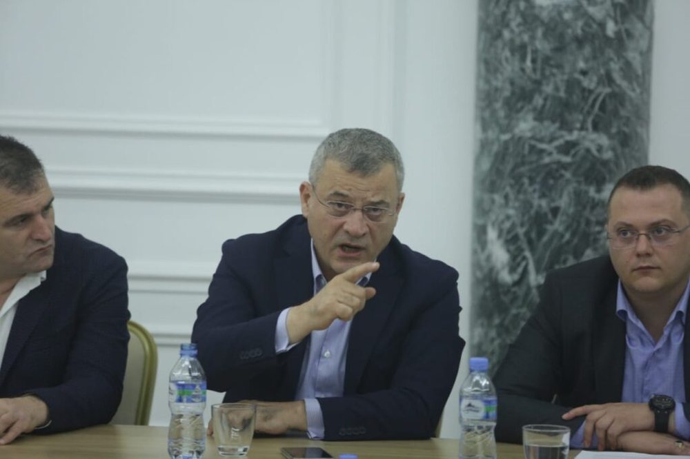 Arben Imami akuza p&euml;r Lulzim Bash&euml;n: Vet&euml;m organizatat terroriste