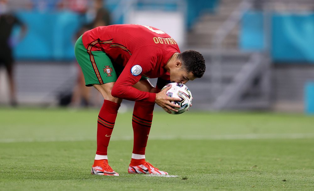 Cristiano Ronaldo nuk dor&euml;zohet: "Dua t&euml; jem n&euml; Euro