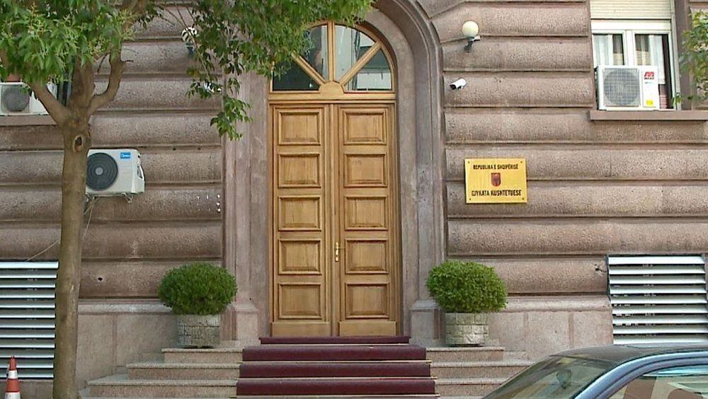 Policia s'mund t&euml; p&euml;rgjoj&euml; pa leje, Gjykata Kushtetuese