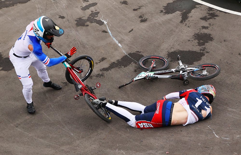 FOTO/ Shembet gjat&euml; gar&euml;s, n&euml; Tokyo 2020, &ccedil;iklisti