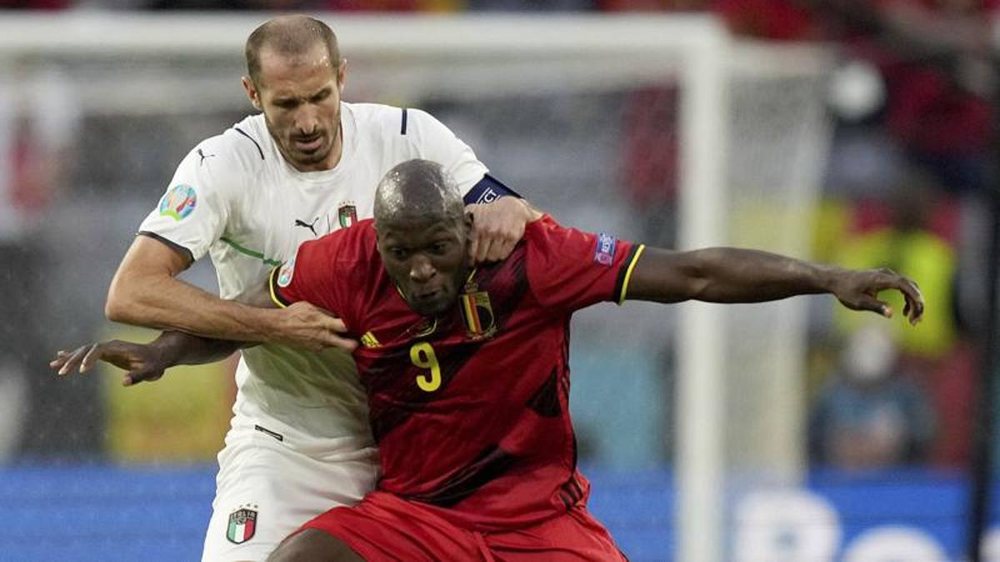 &ldquo;Dole nga xhepat e Chiellinit?&rdquo;: Lukaku ironik n&euml;