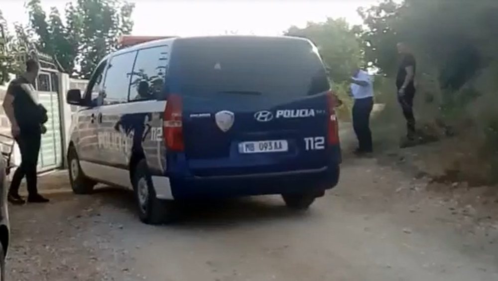 Arsenal arm&euml;sh n&euml; Peqin, arrestohen dy v&euml;llez&euml;r