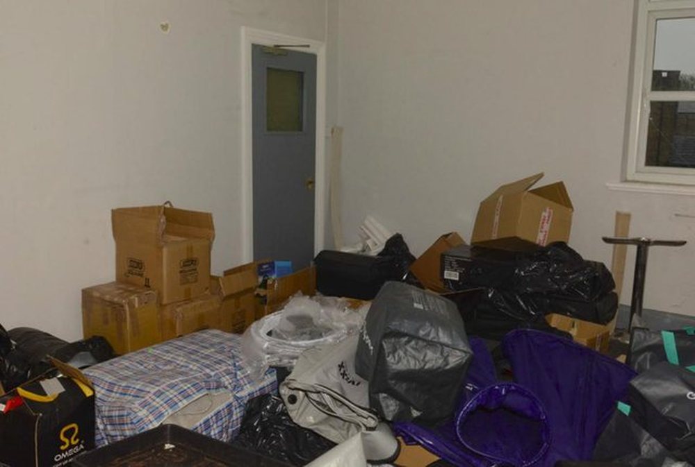 "Peng" brenda sht&euml;pis&euml; s&euml; barit me vler&euml; 1 mln