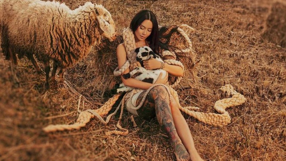 Dafina Zeqiri prezanton albumin e ri (FOTO)