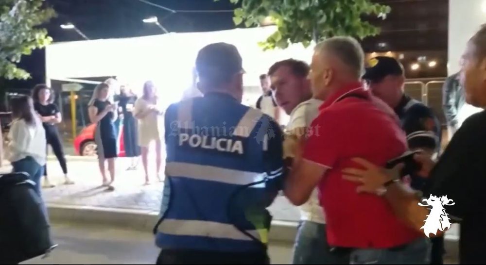 "Serb&euml;t doni ju? Mbajini ku*vat!" konflikti me policin&euml; pas