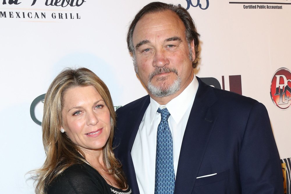 Pas 23 vitesh martes&euml;, Jim Belushi ndahet nga bashk&euml;shortja