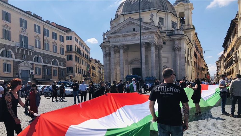 Kovid apo kontroll/ Pse protestuan europian&euml;t kund&euml;r masave t&euml;