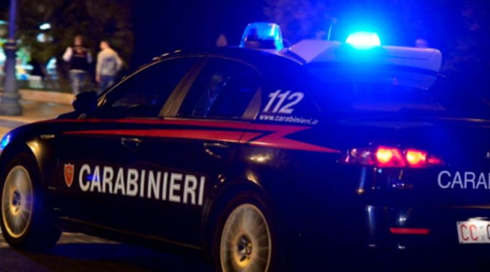 Itali/ Burri masakron gruan me thik&euml; n&euml; fyt, tenton t'i largohet