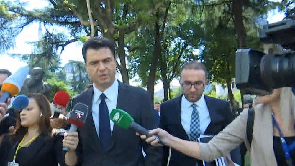 &ldquo;Votoni kund&euml;r Lindita Nikoll&euml;s si kryeparlamentare&rdquo;/