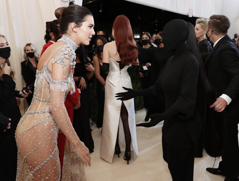 Kim Kardashian zbulon se &ccedil;far&euml; i tha Kendall pas fotos virale