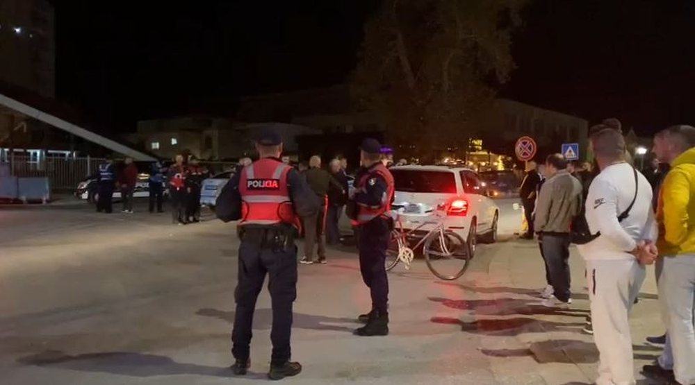 Atentati n&euml; Fier, 50-vje&ccedil;ari nd&euml;rron jet&euml; n&euml; spital