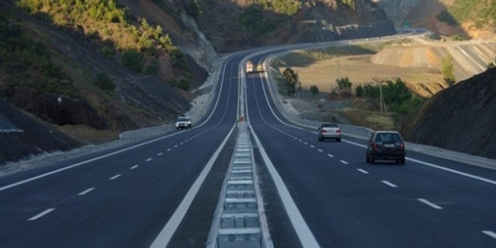 Mbyllet strategjia 4-vje&ccedil;are e transportit, fondet p&euml;r rrug&euml;t u