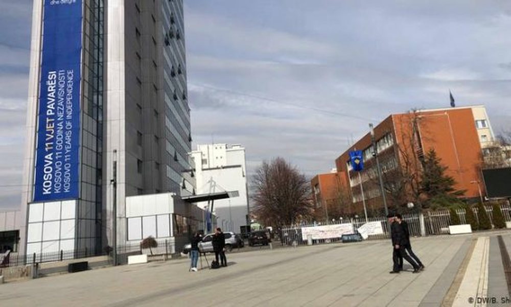 Masat shtr&euml;nguese antiCovid, nes&euml;r protestohet n&euml; Kosov&euml;